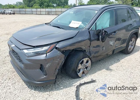 2022 Toyota Rav4 Xle z USA, uszkodzony, nr VIN 2T3W1RFV1NW188402